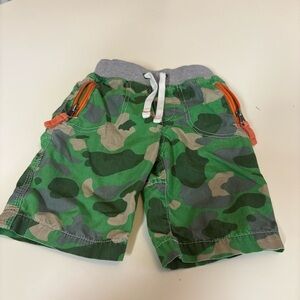 Mini Boden Green Camo Shorts Size 3Y
